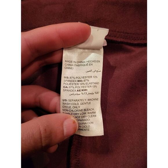 Chico's Faux Suede Pull On Skinny Pants Burgundy Women's 18 - Picture 3 of 5